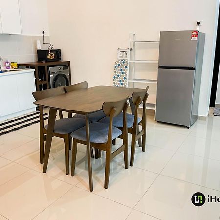 Novo 8 Premium Malacca By I Housing Exteriör bild